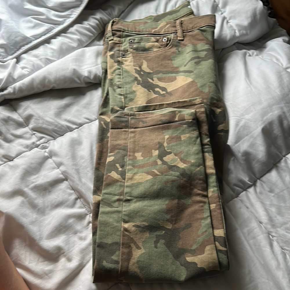 Camo relaxed slim taper jeans size 40x30